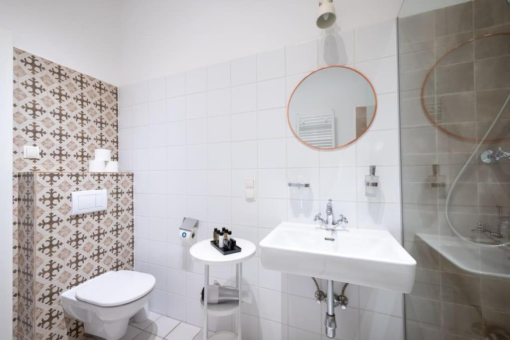 Apartament Sleek 1Br Flat Near Center By Hm Wiedeń Zewnętrze zdjęcie