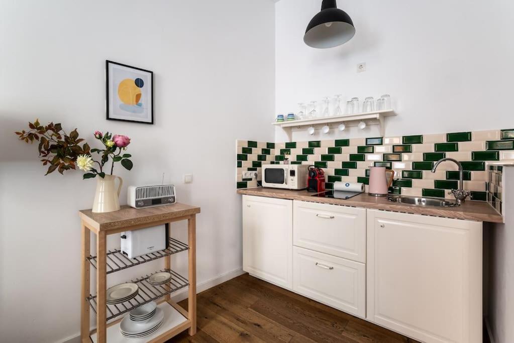 Apartament Sleek 1Br Flat Near Center By Hm Wiedeń Zewnętrze zdjęcie