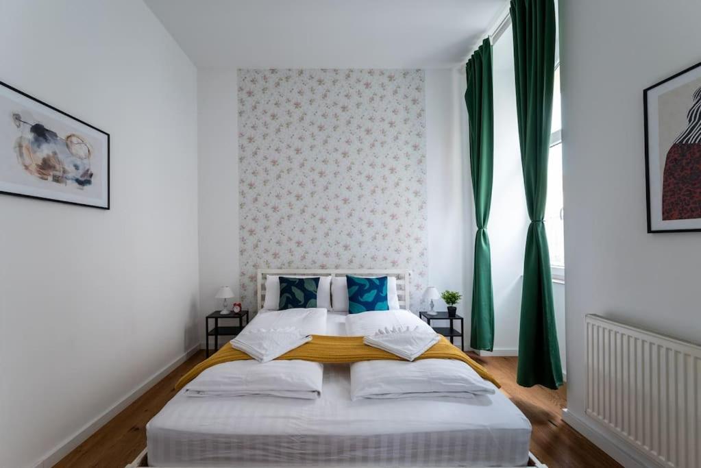 Apartament Sleek 1Br Flat Near Center By Hm Wiedeń Zewnętrze zdjęcie