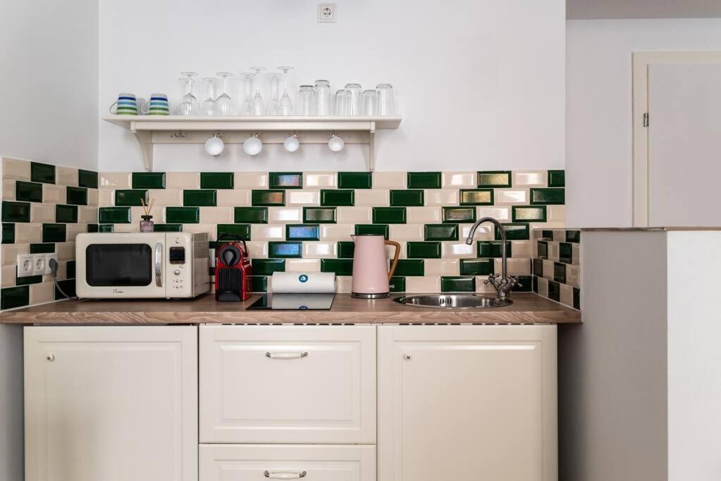 Apartament Sleek 1Br Flat Near Center By Hm Wiedeń Zewnętrze zdjęcie