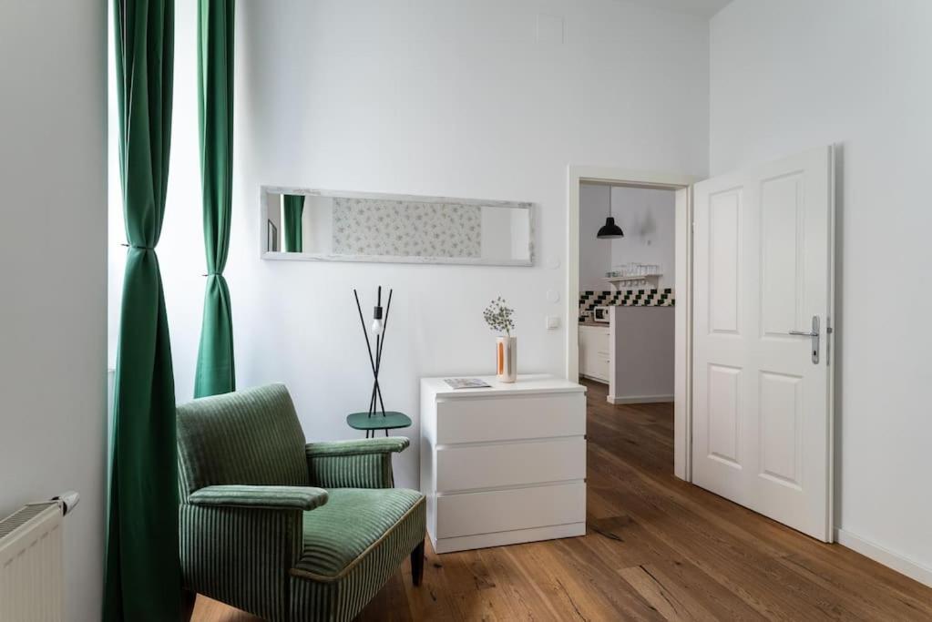 Apartament Sleek 1Br Flat Near Center By Hm Wiedeń Zewnętrze zdjęcie